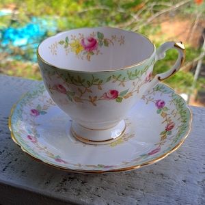 Vintage Tuscan Fine English Bone China Demitasse / Small Teacup & Saucer w/ Pink